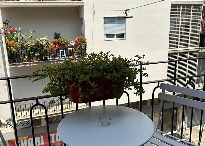 Poesis - 80mq , Murat - Fino A 6 Ospiti